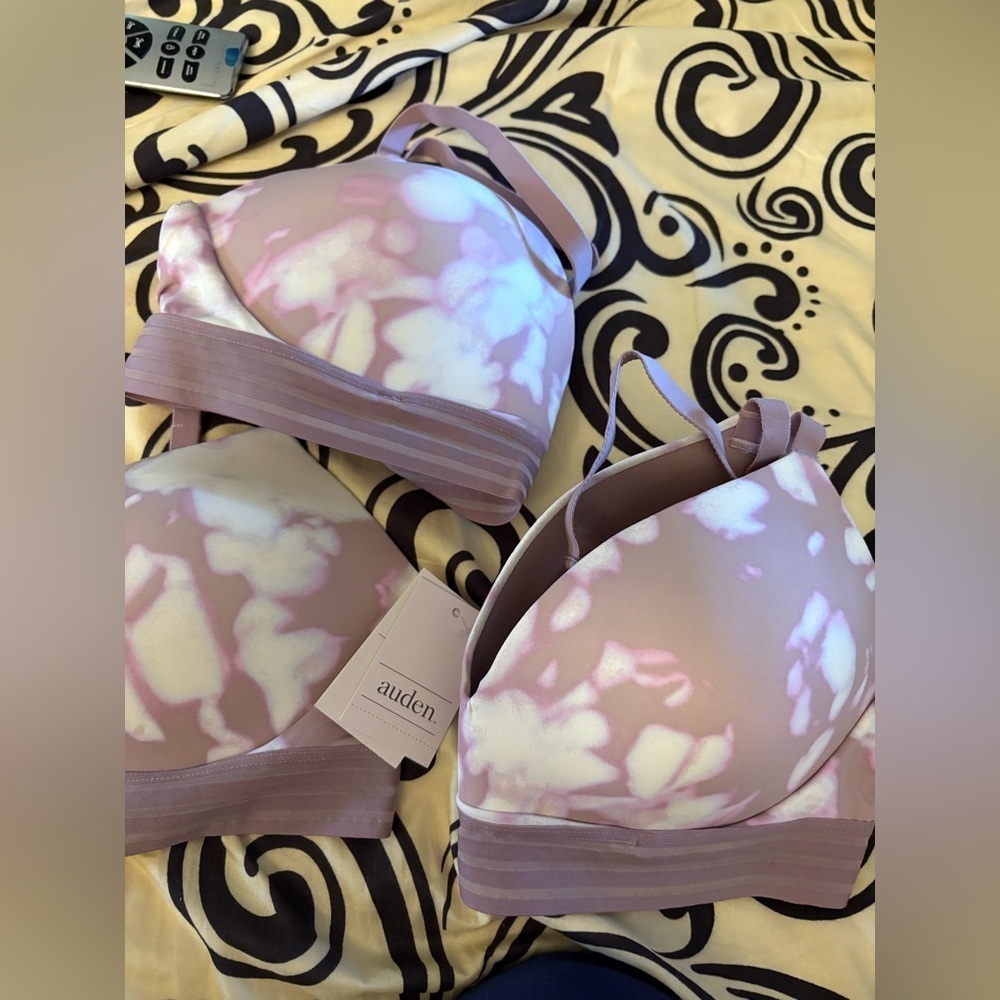 NWT- 36 B Auden Women's 
Tie-Dye Bra - Purple and Cream-
Padded push-up